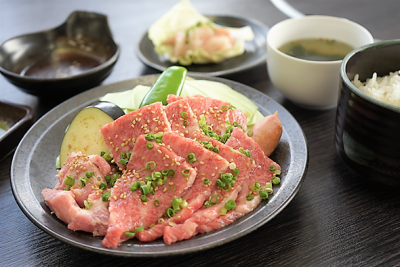 ５月：焼肉定食（色修正）